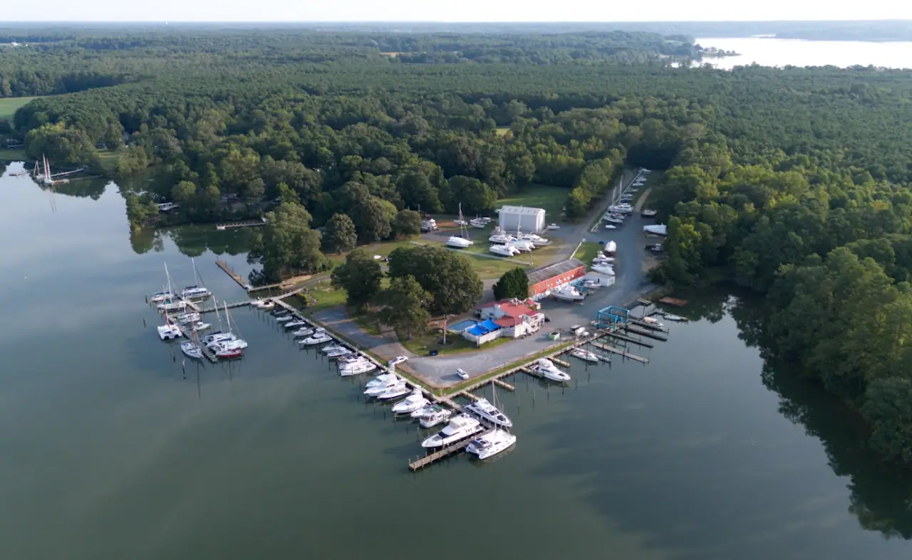 Dennis Point Marina & Campground, RV storage in Drayden