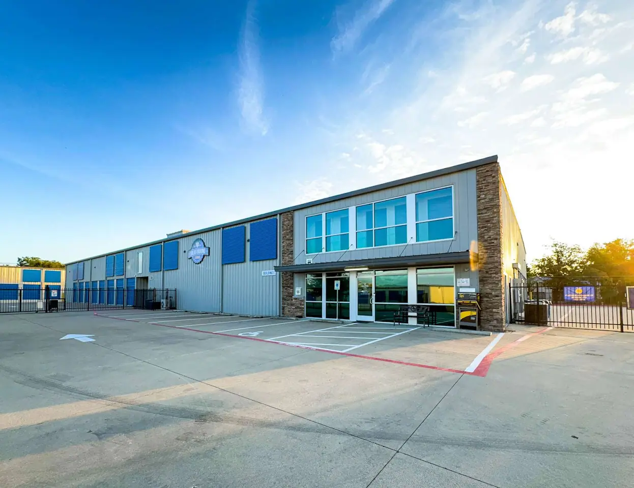 Solid Ground Storage, RV storage in Elgin