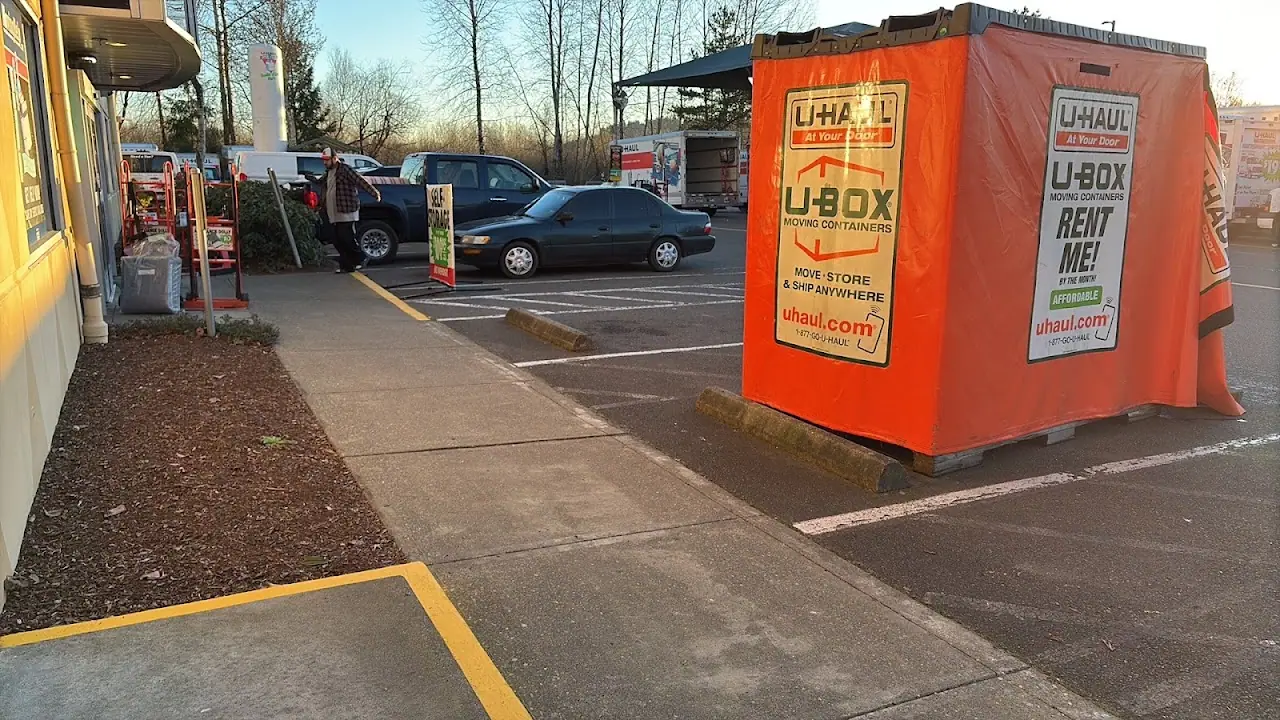 Self-Storage at U-Haul, RV storage in Auburn