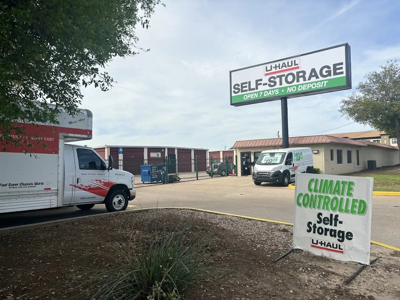 Self-Storage at U-Haul, RV storage in North Richland Hills