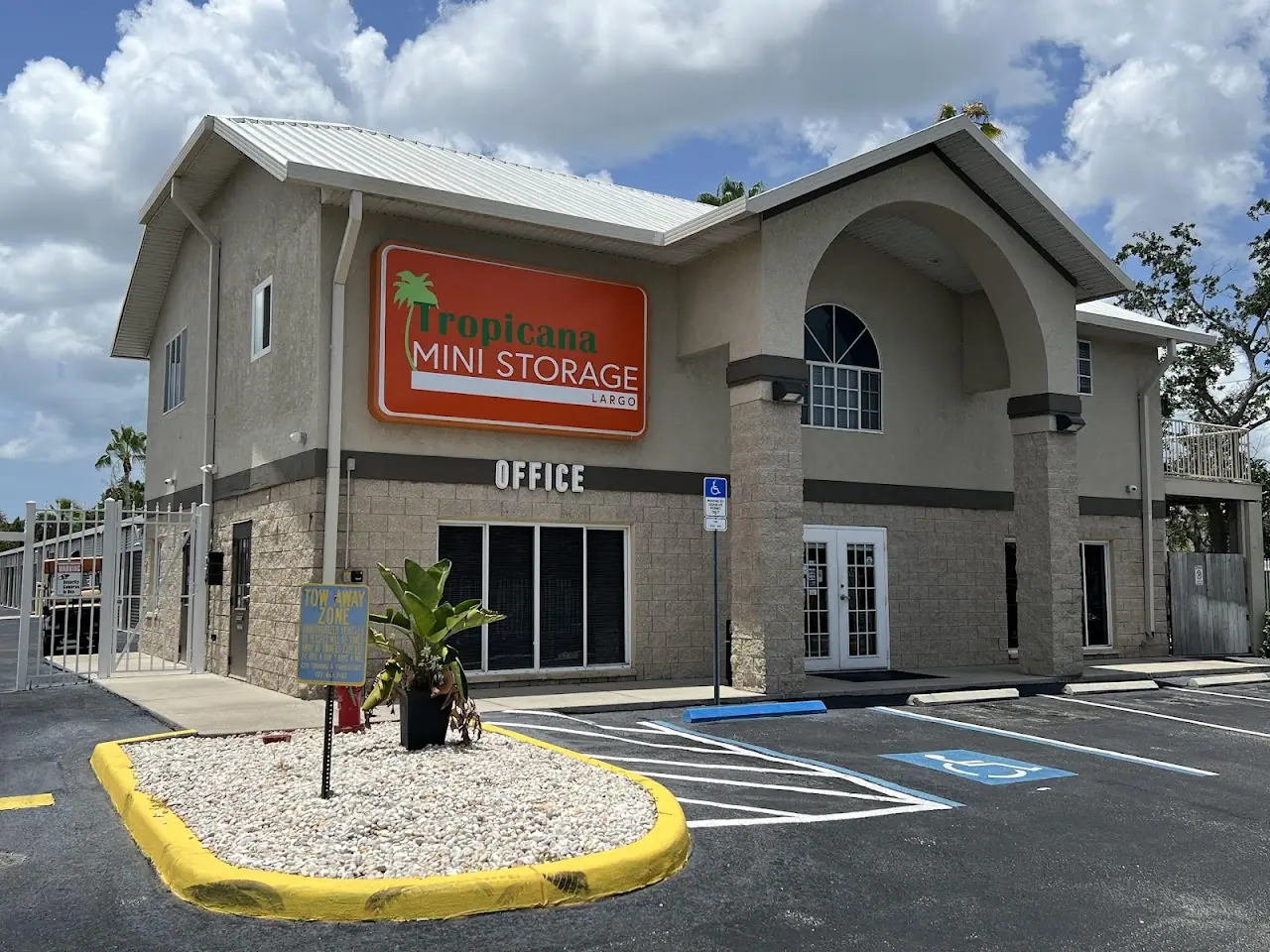 Tropicana Self Storage, RV storage in Largo