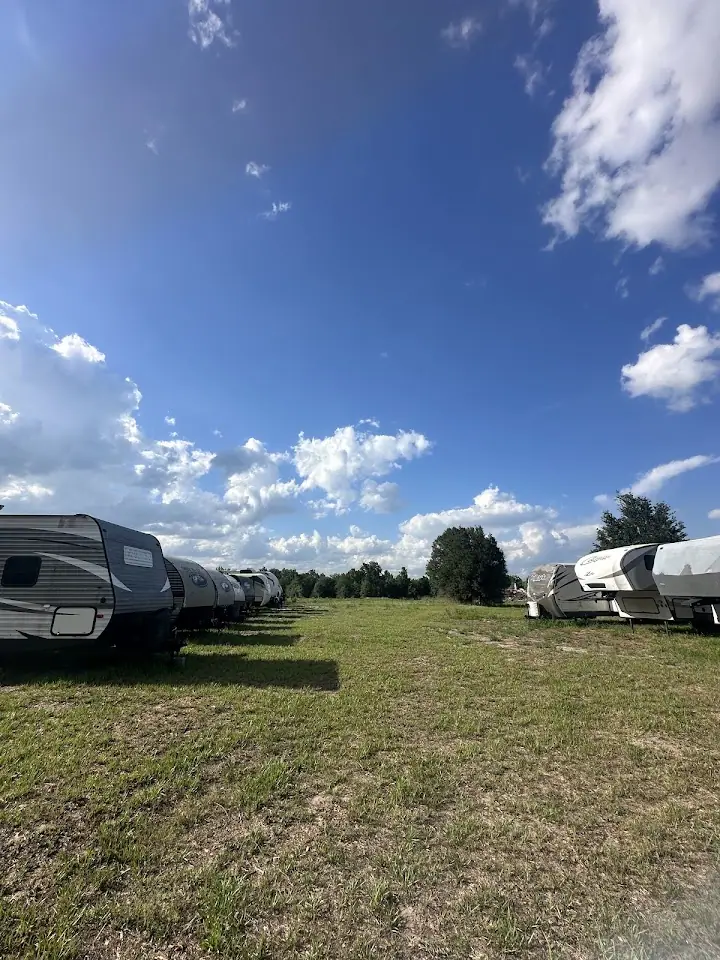 Heartland Place Storage & Sales, RV storage in Bowling Green