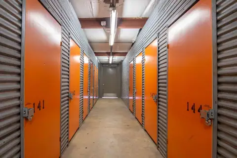 Public Storage photo 2