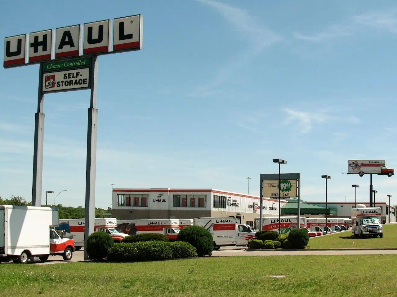 Self-Storage at U-Haul, RV storage in Fort Worth