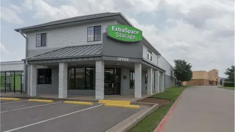 Extra Space Storage in Dallas, TX