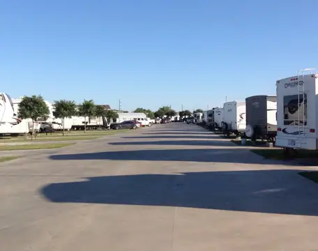 RV Park of Victoria photo 2