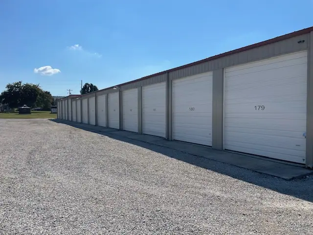 Roberts Storage, RV storage in Bronston