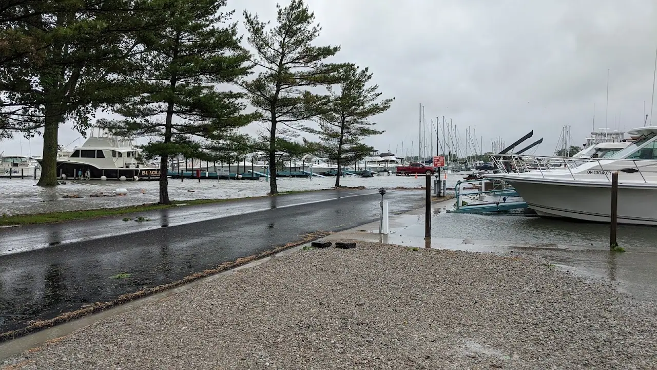 N-E Port Marina, RV storage in Port Clinton