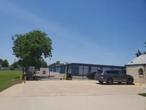 Private Warehouse Mini-Storage photo 2