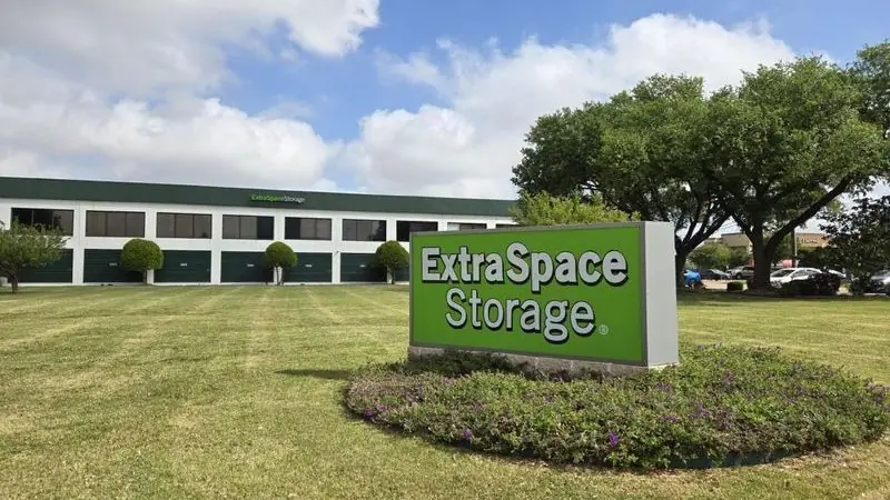 Extra Space Storage, RV storage in Addison