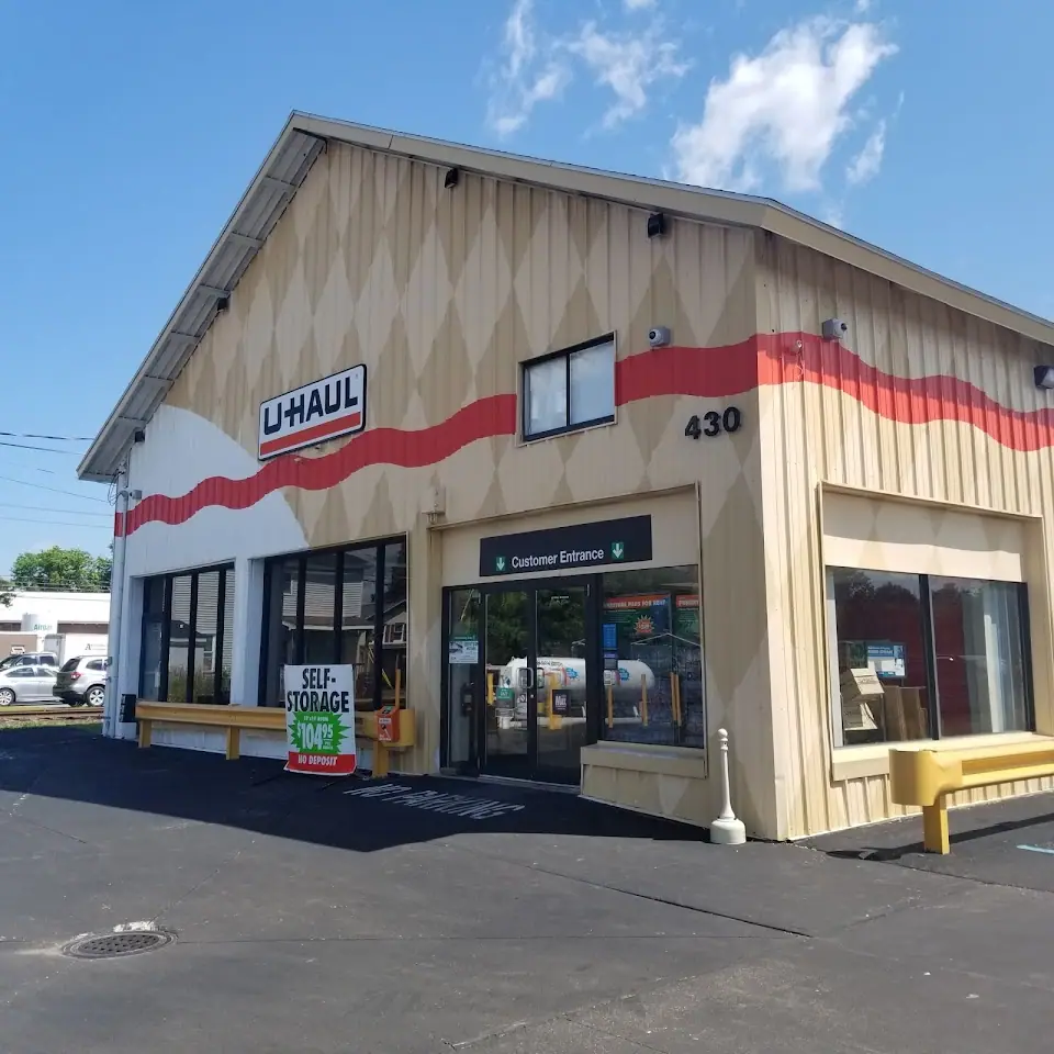 Self-Storage at U-Haul, RV storage in Utica