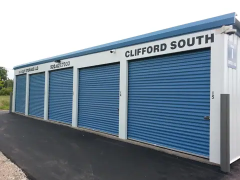 In-N-Out Storage - Clifford North photo 2