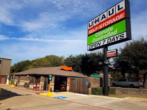 Self-Storage at U-Haul in Dallas, TX