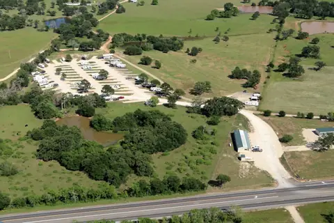 Hwy 21 RV Park and Storage in Paige, TX