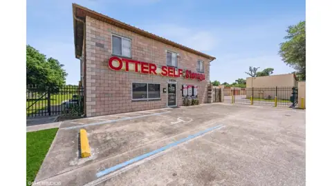 Otter Self Storage in DeLand, FL