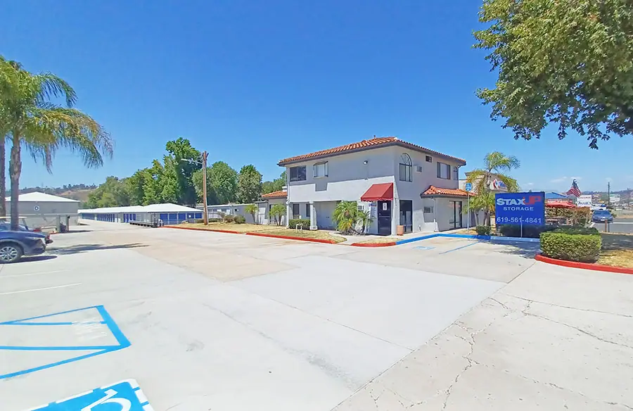 StaxUP Storage, RV storage in Lakeside