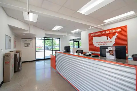 Public Storage photo 2