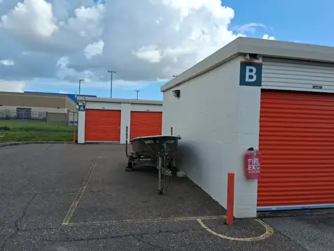 Public Storage photo 2