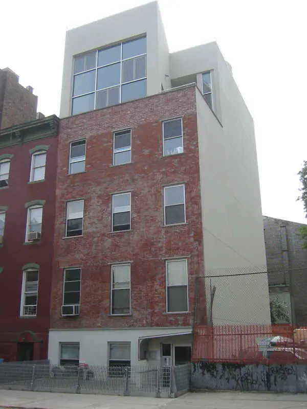 South 8th Monthly Parking, RV storage in Brooklyn