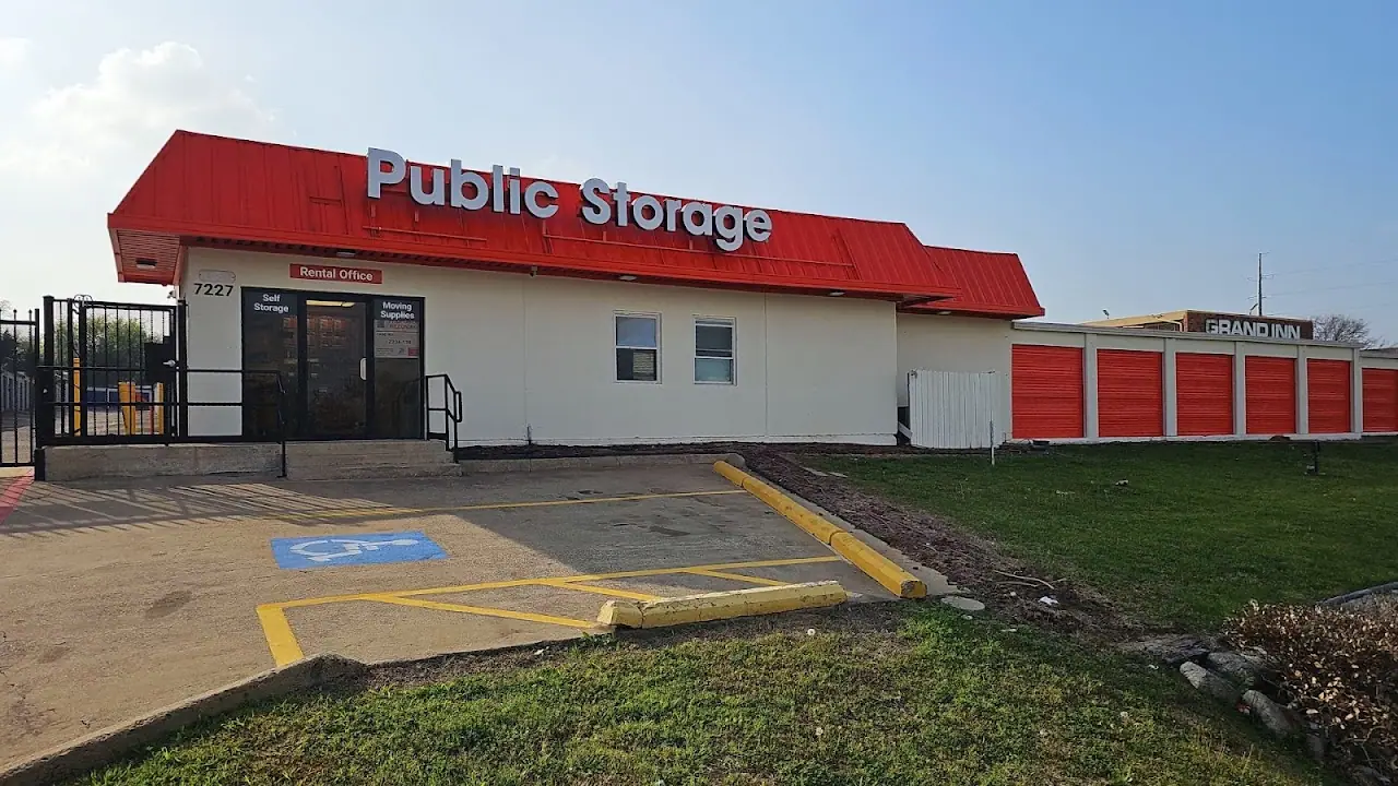 Public Storage, RV storage in Dallas