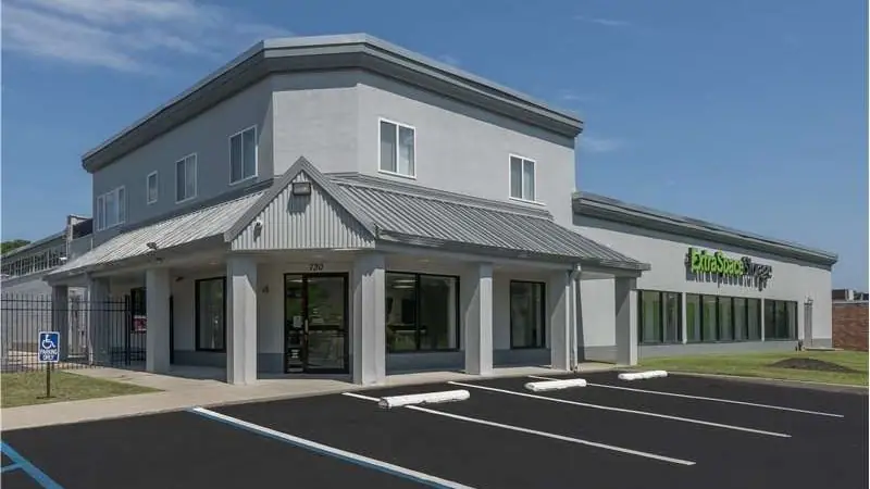 Extra Space Storage, RV storage in Hauppauge
