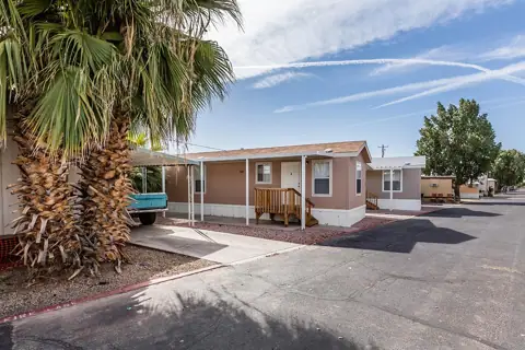 Flamingo Mobile Home & RV Park in Glendale, AZ