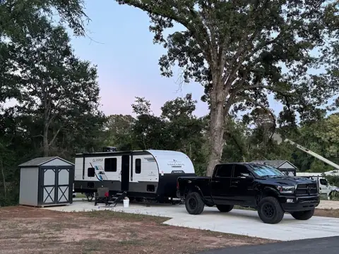 CAMP EZ RV in Willis, TX