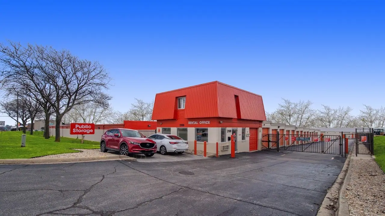Public Storage, RV storage in Lisle