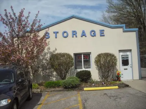 Stearns Road Mini Storage in Olmsted Falls, OH