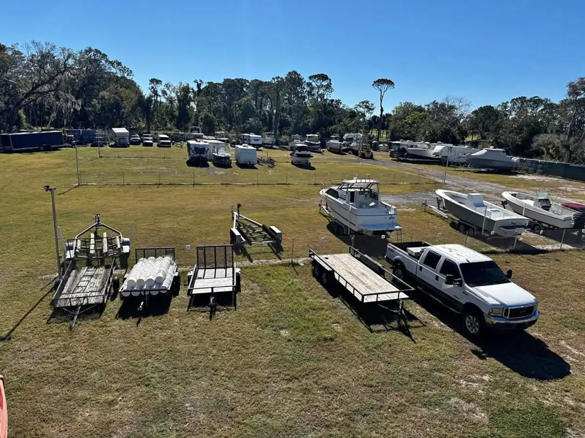 Neighbor Car & Truck Storage, RV storage in Daytona Beach