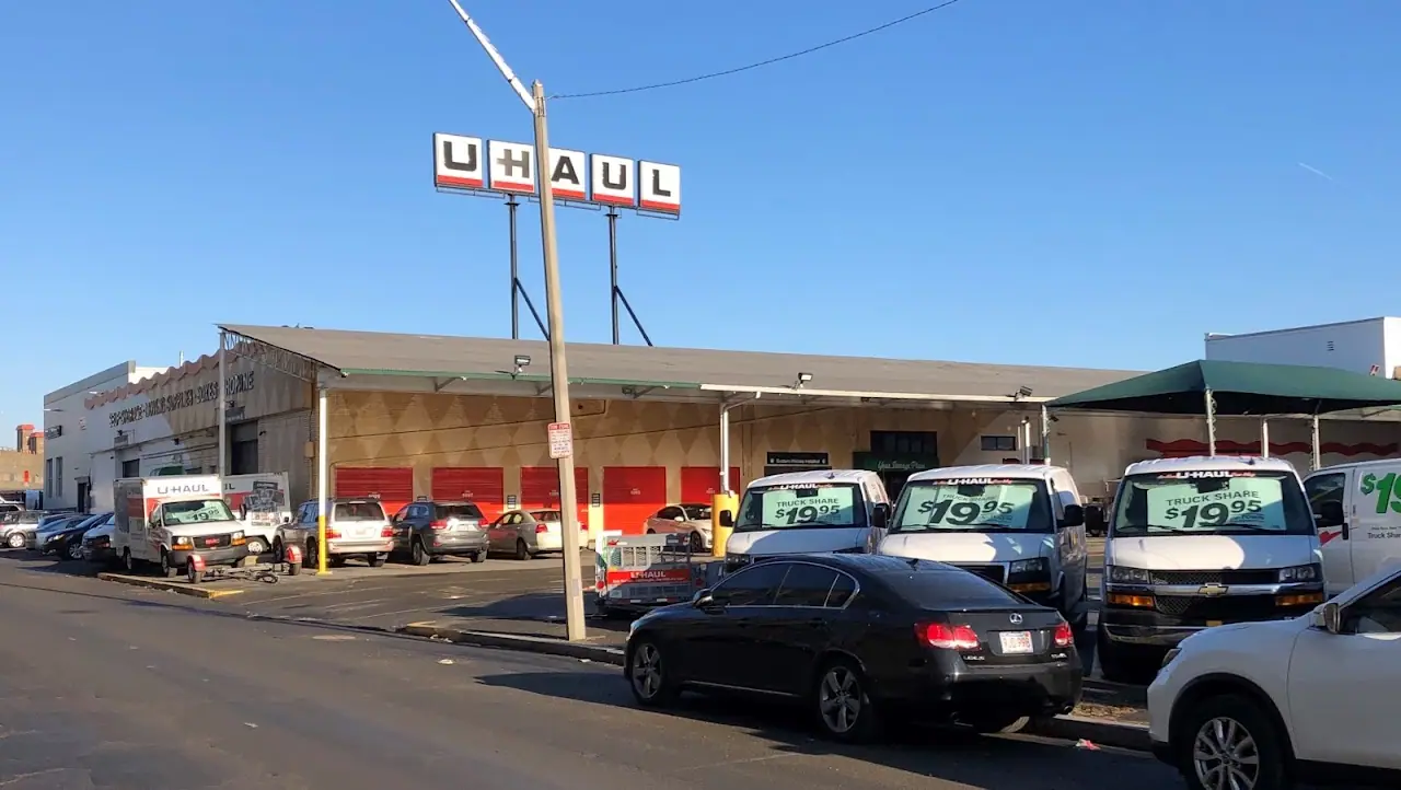 Self-Storage at U-Haul, RV storage in Somerville