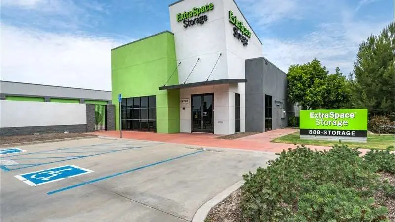 Extra Space Storage, RV storage in Lake Forest
