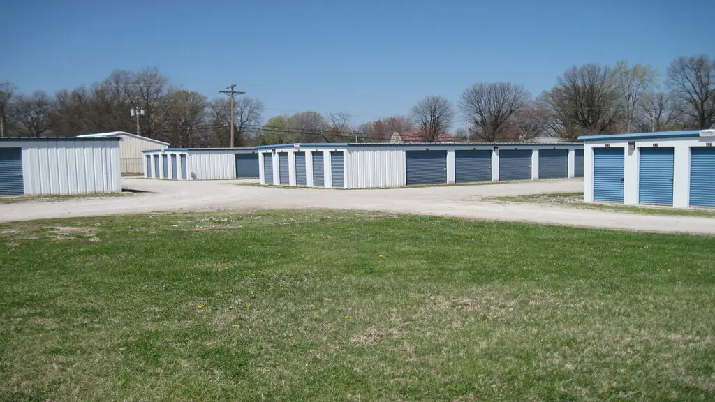 Airline Drive Self Storage, RV storage in East Alton