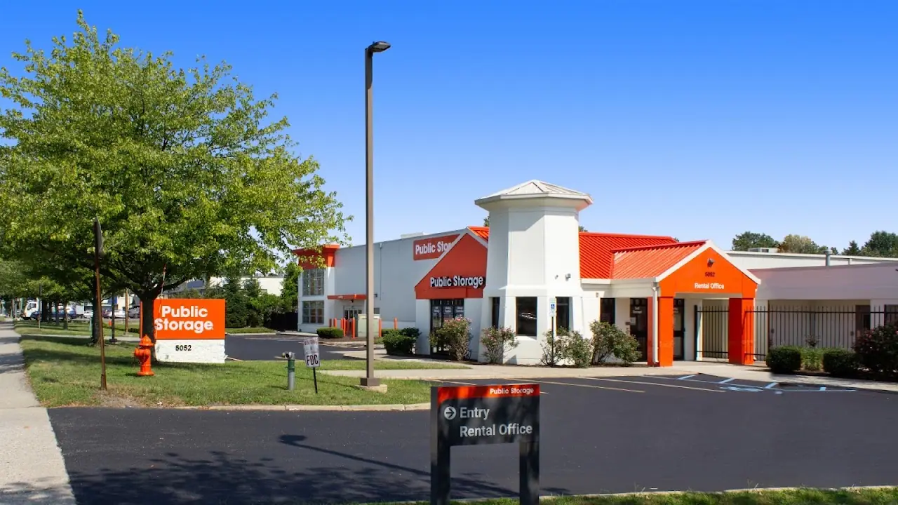 Public Storage, RV storage in Commack