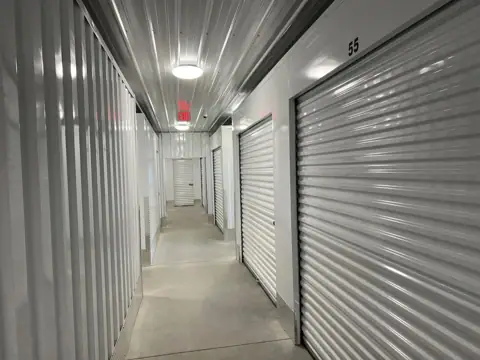 Mini Mall Storage photo 3