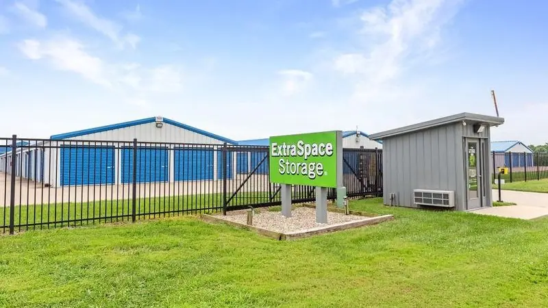 Extra Space Storage, RV storage in Bethalto