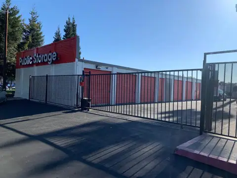 Public Storage photo 2