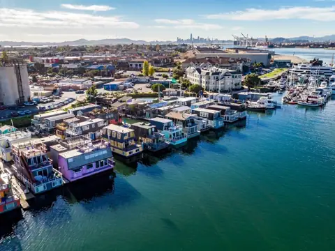 Alameda Harbor & Storage Facility photo 3