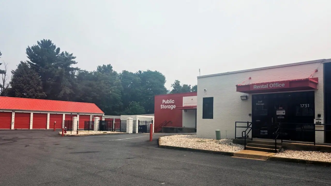 Public Storage, RV storage in McLean
