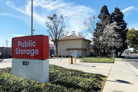 Public Storage photo 2