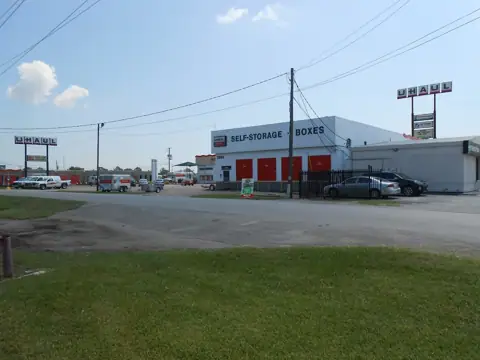 U-Haul Moving & Storage at I-10 and College in Beaumont, TX