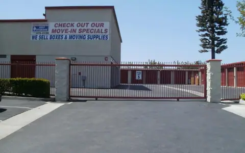 Baker Fairview Self Storage photo 3