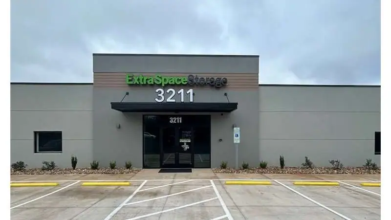 Extra Space Storage, RV storage in Hickory