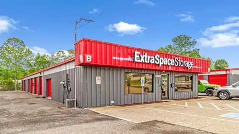 Extra Space Storage in Portland, TN