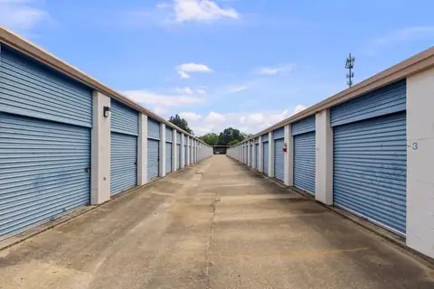 StowAway Reservoir Self Storage photo 2