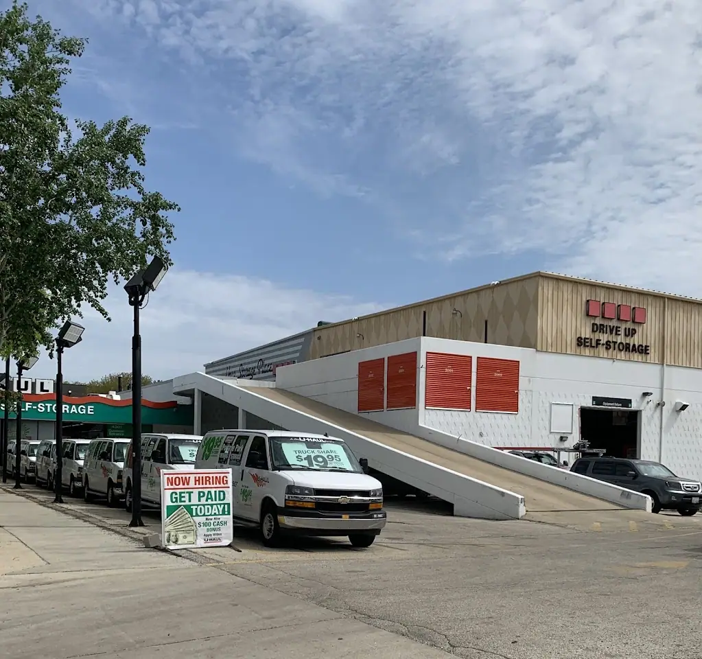 Self-Storage at U-Haul, RV storage in Chicago