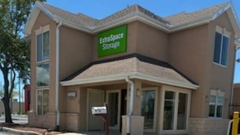 Extra Space Storage, RV storage in Tarpon Springs