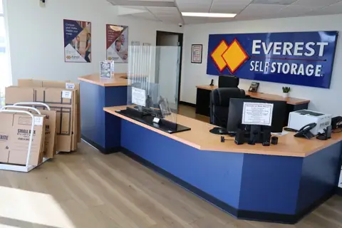 Everest Self Storage - Anaheim photo 2