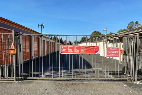 Public Storage photo 2