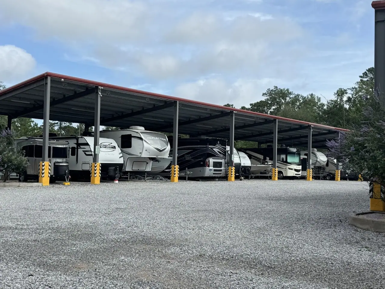 Lacombe Boat & RV Storage, RV storage in Lacombe